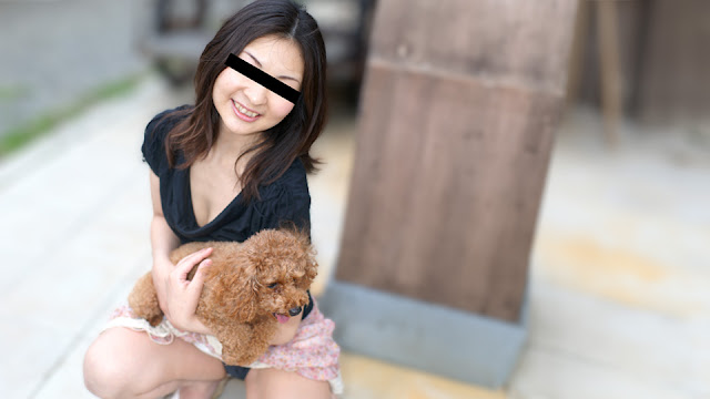 10musume 100324_01 借爱犬之名街头搭讪，诱捕到娇嫩萌妹任我玩弄！ 海报