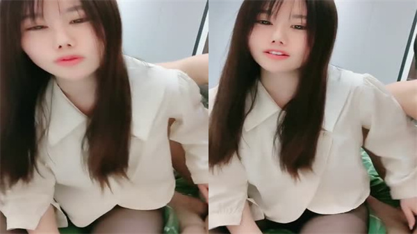 极品黑丝肥臀小姐姐任狼友肆意玩弄，疯狂抽插爆操到呻吟不止！ 海报