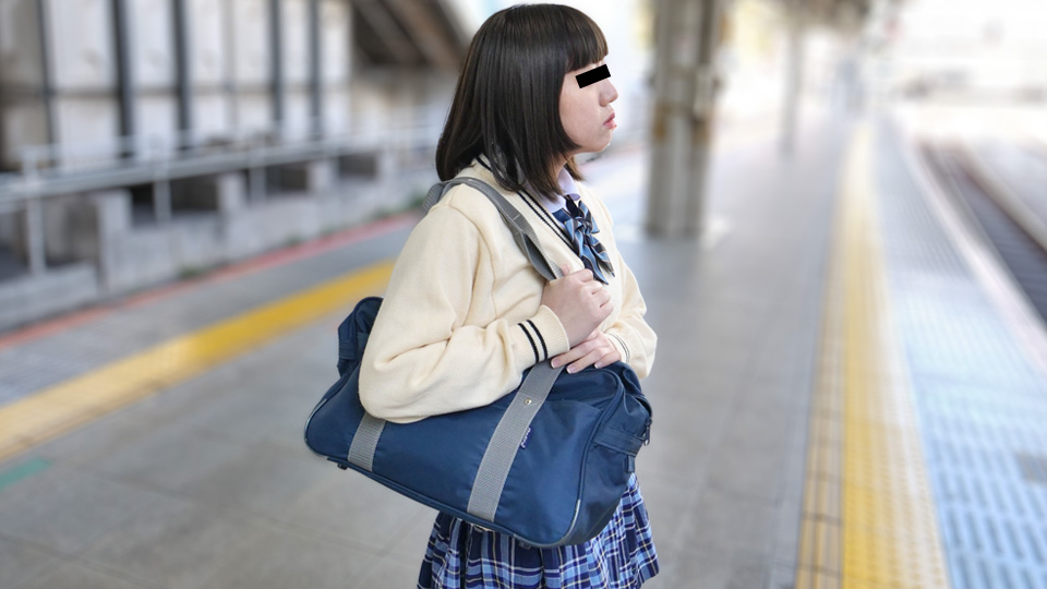 10musume 030125_01 鲜嫩制服娘惨遭盯梢！多汁肉体引人犯罪！ 海报
