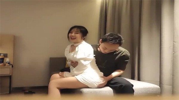 步宾探花极品白裙妹！甜美长相让人想扒光狂操 海报