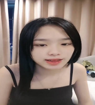 南宁表妹-好喜欢爸爸的大鸡巴人间又想来高潮了快点快点你干嘛呀你干嘛啊又内射我又挨吃药了 海报