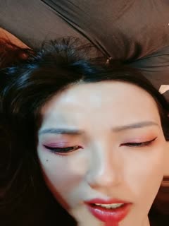 X小姐_颜值女神连体网袜上位骑乘自己动_，抱着屁股快速打桩。 海报