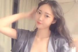 嫩滑小穴的可爱少女，诱惑无限！ 海报