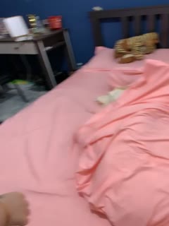 直播_胸前漂亮纹身美女！骚逼好痒求操！抓屌舔弄叫爸爸，大屁股主动骑乘位，进进出出好多水 海报