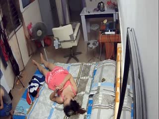 【偷拍】高清 房东租房时见女孩漂亮竟提前在墙上装好针孔摄像头偷拍打炮 海报