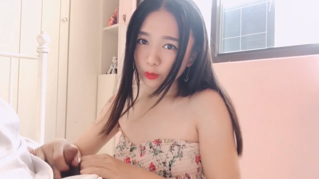 欲求不满少妇深夜街头随机捕获路人情侣 带回房激情缠绵全程高清无码 海报