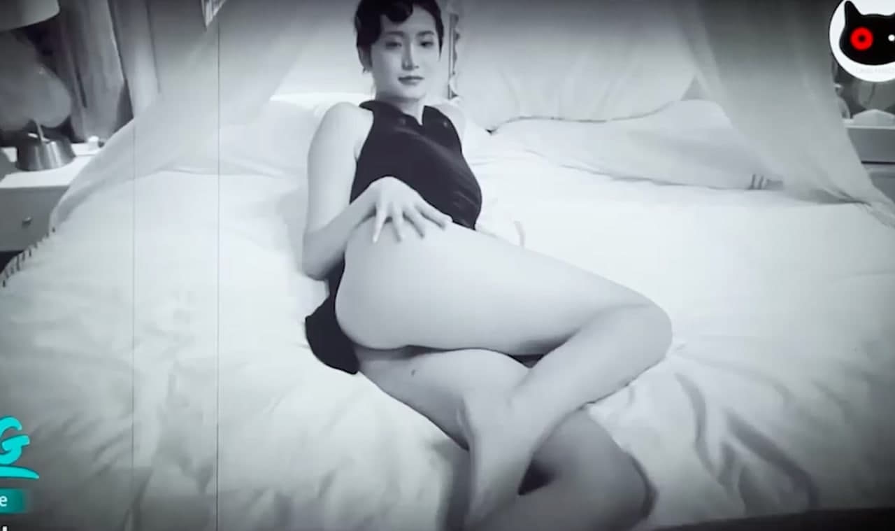 【经典重现】上海滩秘恋实录：外国猛男与旗袍舞女的禁忌之夜 海报